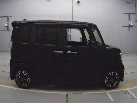 2017 Honda N-BOX CUSTOM JF3[2]