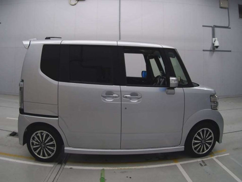 2015 Honda N-BOX CUSTOM JF1[2]