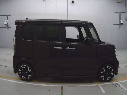 2017 Honda N-BOX CUSTOM JF3[2]