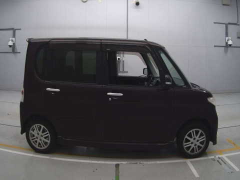 2010 Daihatsu Tanto L375S[2]