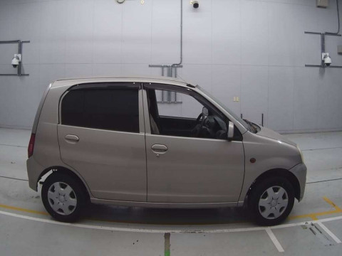 2005 Mitsubishi Minica H42A[2]