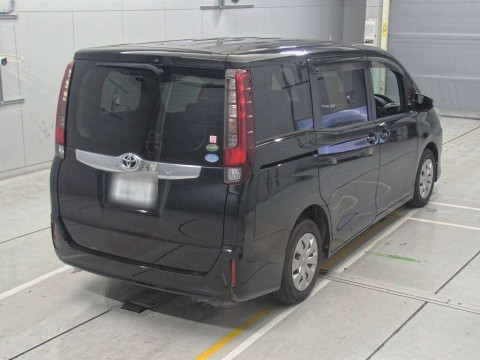 2015 Toyota Noah ZRR80G[1]