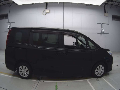 2015 Toyota Noah ZRR80G[2]