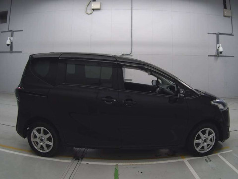 2016 Toyota Sienta NSP170G[2]