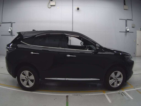 2015 Toyota Harrier ZSU60W[2]