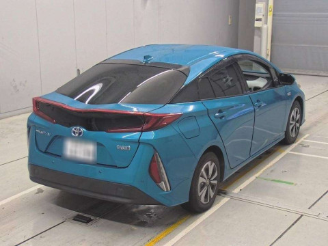 2018 Toyota Prius PHV ZVW52[1]