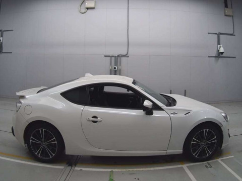 2012 Toyota 86 ZN6[2]