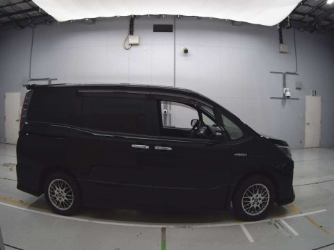 2018 Toyota Noah ZWR80W[2]