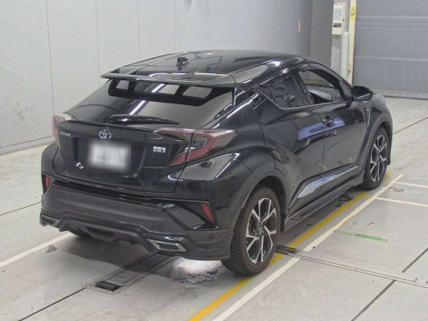 2017 Toyota C-HR ZYX10[1]