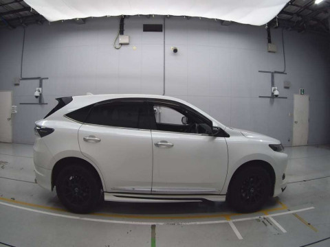 2016 Toyota Harrier ZSU60W[2]