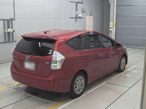 2012 Toyota Prius alpha ZVW41W[1]