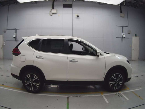 2018 Nissan X-Trail NT32[2]