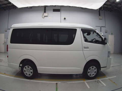 2023 Toyota Hiace Wagon TRH219W[2]