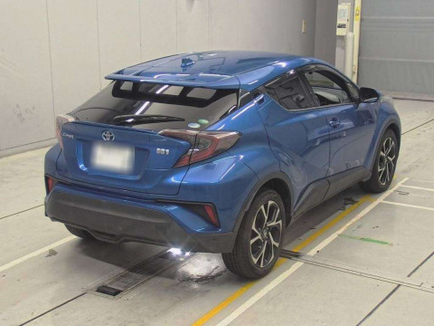 2017 Toyota C-HR ZYX10[1]