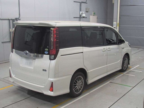 2016 Toyota Noah ZWR80W[1]