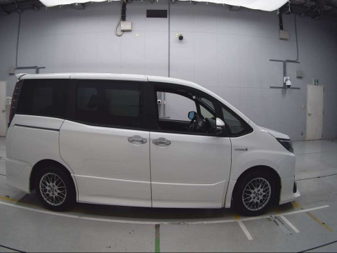 2018 Toyota Noah ZWR80W[2]