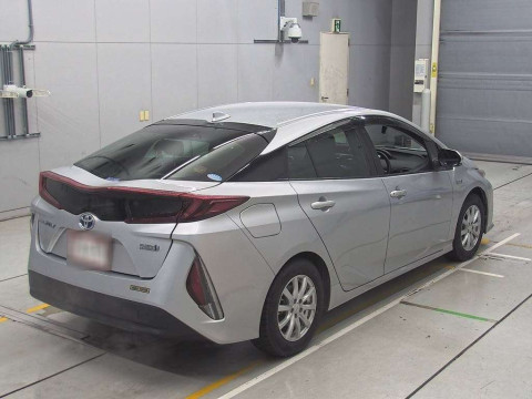 2019 Toyota Prius PHV ZVW52[1]