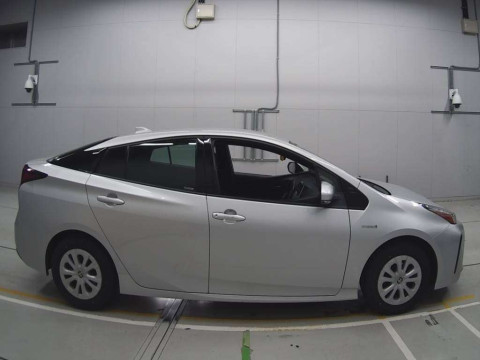 2019 Toyota Prius ZVW51[2]