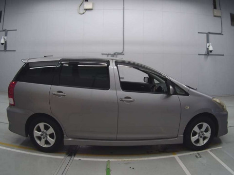 2006 Toyota Wish ZNE10G[2]