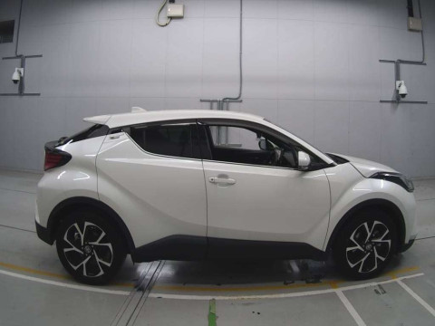 2021 Toyota C-HR ZYX11[2]