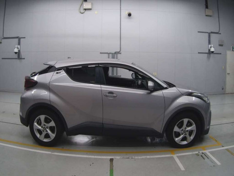 2018 Toyota C-HR NGX10[2]