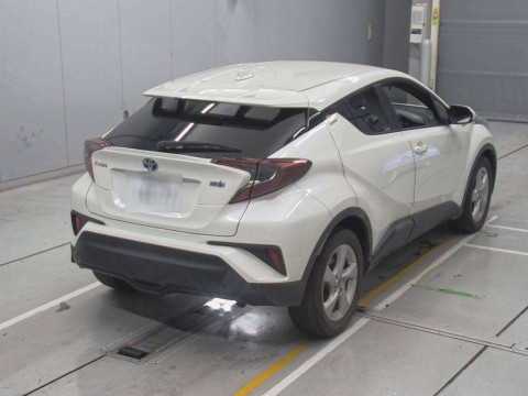 2018 Toyota C-HR ZYX10[1]