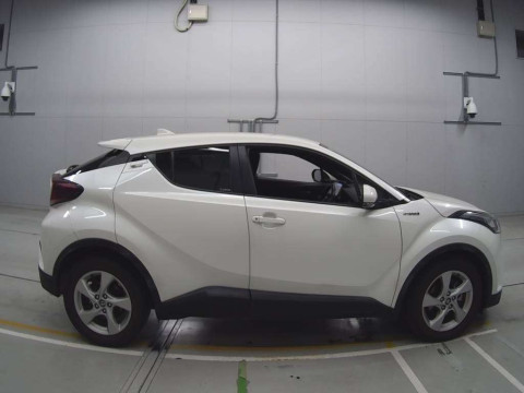 2018 Toyota C-HR ZYX10[2]