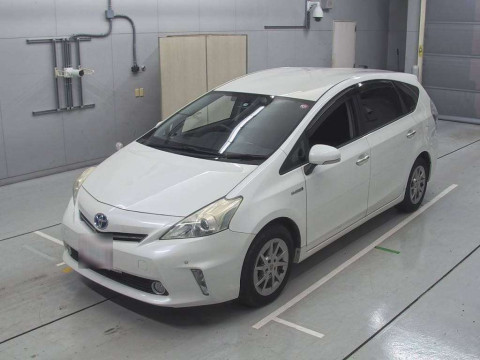 2013 Toyota Prius alpha ZVW41W[0]