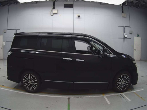 2014 Nissan Elgrand TE52[2]