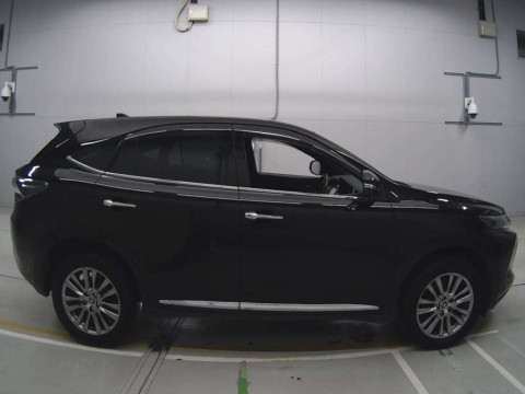 2016 Toyota Harrier ZSU60W[2]