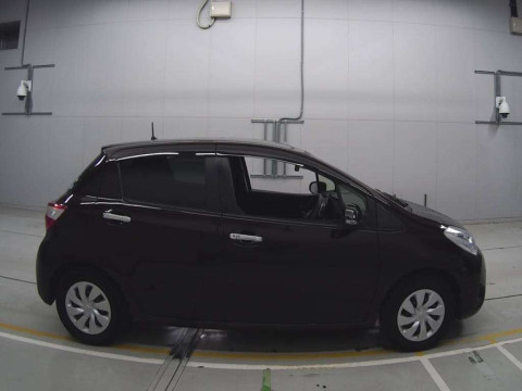 2018 Toyota Vitz NSP130[2]