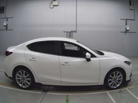 2015 Mazda Axela BM5FP[2]