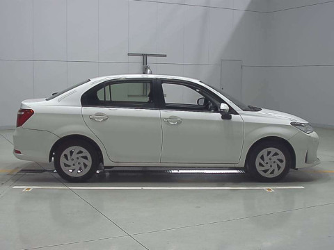 2017 Toyota Corolla Axio NRE161[2]