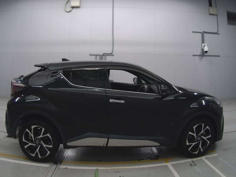 2018 Toyota C-HR ZYX10[2]