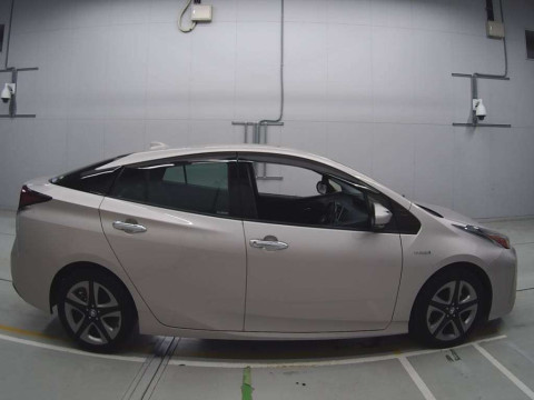 2019 Toyota Prius ZVW51[2]