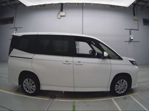 2022 Toyota Noah ZWR95W[2]