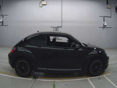 2016 Volkswagen Beetle 16CBZ[2]