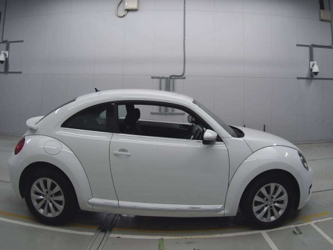 2014 Volkswagen Beetle 16CBZ[2]