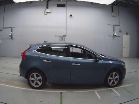 2014 Volvo V40 MB4164T[2]