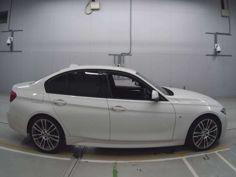 2016 BMW 3 Series 3D20[2]