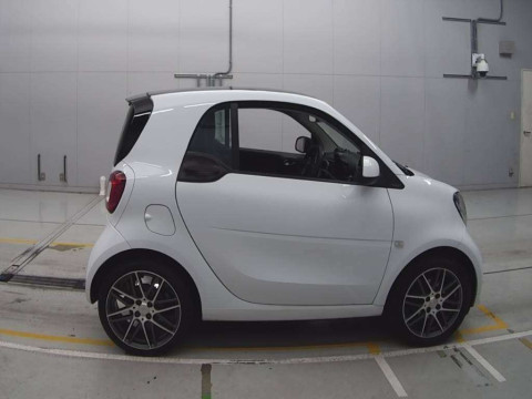 2017 Smart fortwo 453362[2]