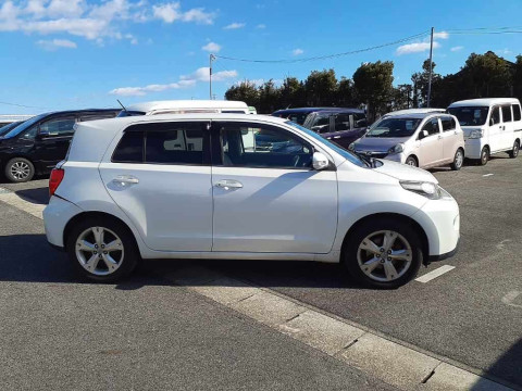 2008 Toyota IST NCP110[2]