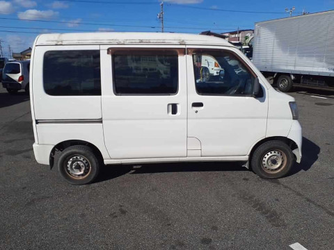 2015 Daihatsu Hijet Cargo S321V[2]