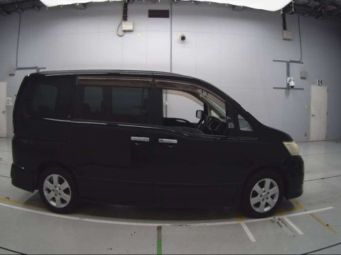 2009 Nissan Serena CC25[2]