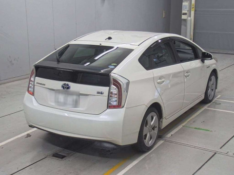 2013 Toyota Prius ZVW30[1]