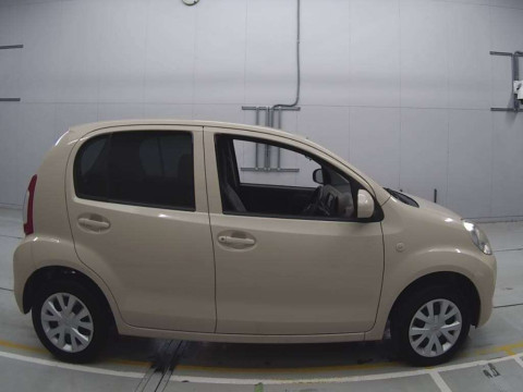 2014 Toyota Passo KGC30[2]