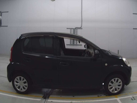 2015 Toyota Passo KGC30[2]