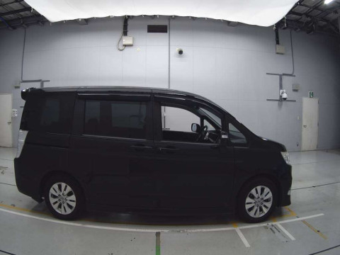 2009 Honda Step WGN Spada RK5[2]