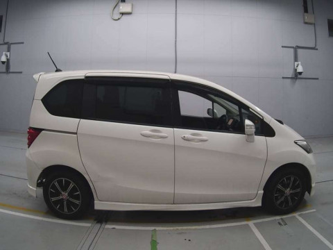 2010 Honda Freed GB3[2]