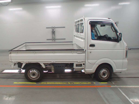 2015 Suzuki Carry Truck DA16T[2]